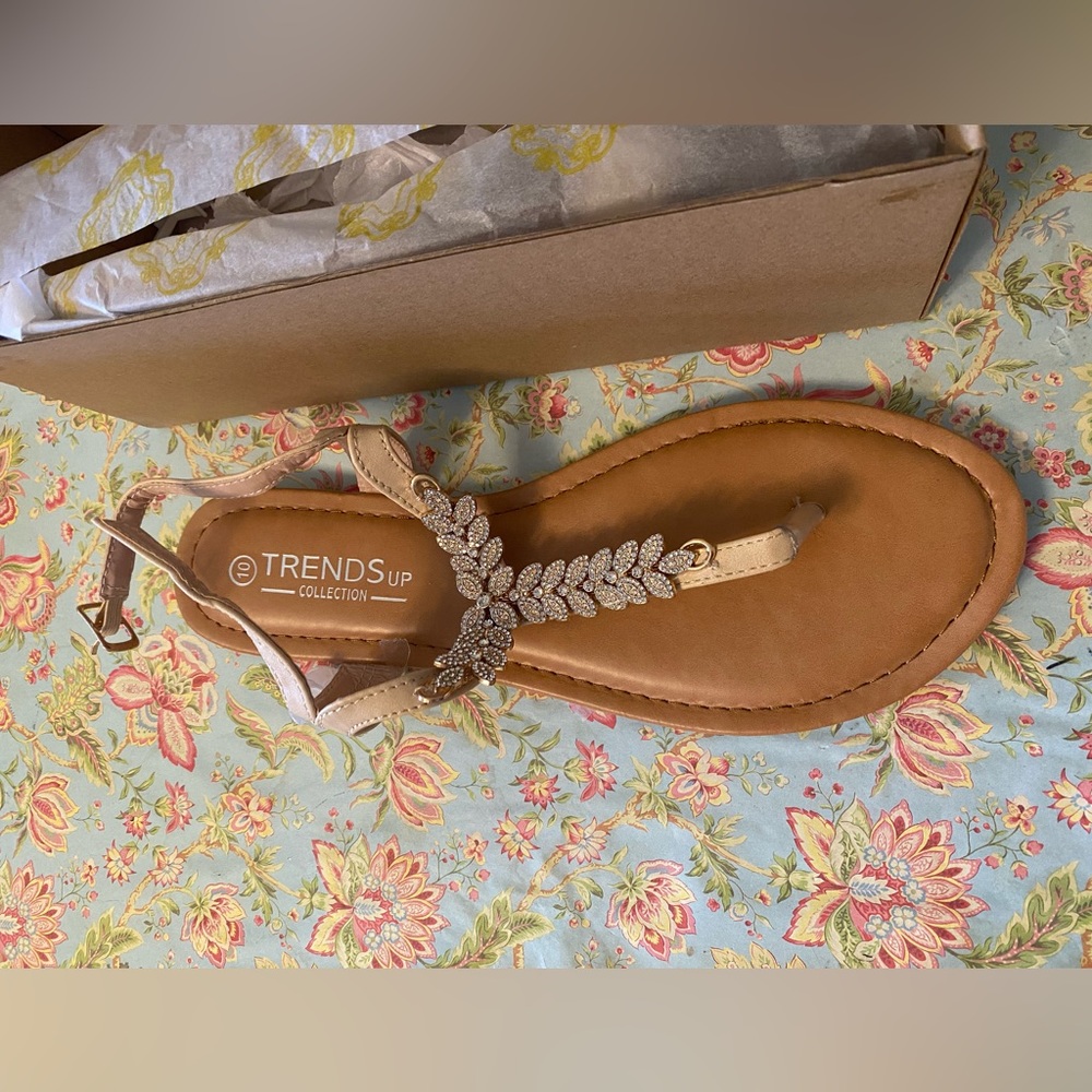 Sandals - Picture 2 of 4